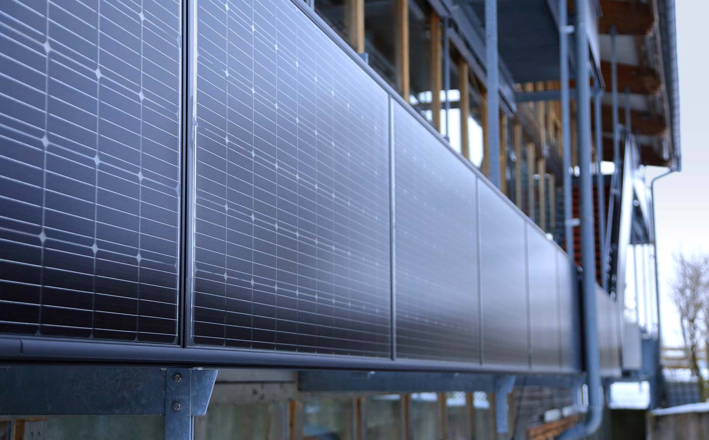 Moonich GmbH - Solaranlage an Balkon und Dach